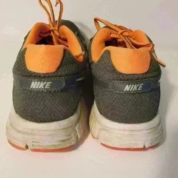 Nike Revolution 2 - Picture 5 of 7